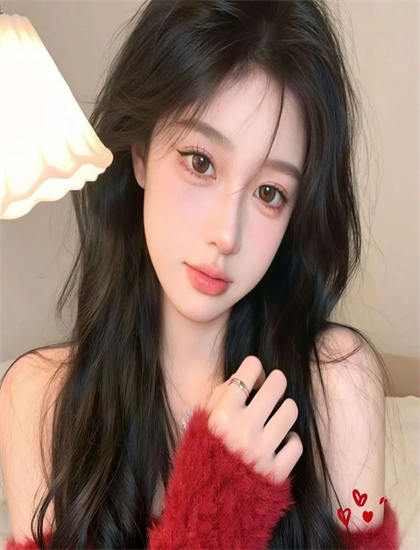 人物解析妈妈我也是你的女儿：探索化妆的特效制作与角色呈现 理解角色塑造的艺术